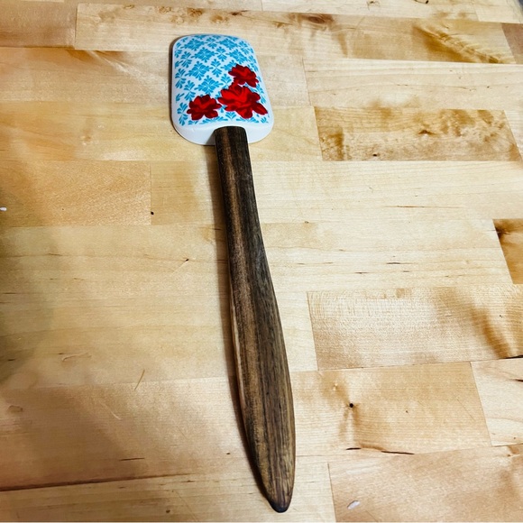 The Pioneer Woman Kitchen Bundle: Spatula, Spoon Rest, & 3 Small Condiment Bowls - Picture 3 of 12